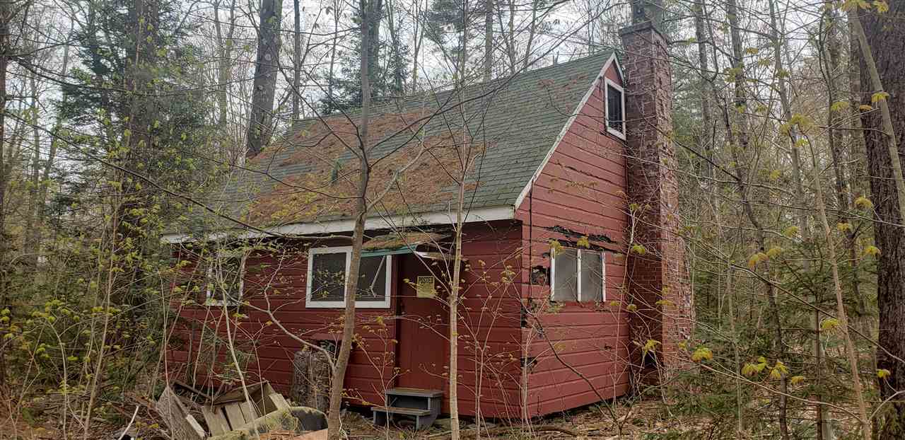 Private location off the main roadway with views...