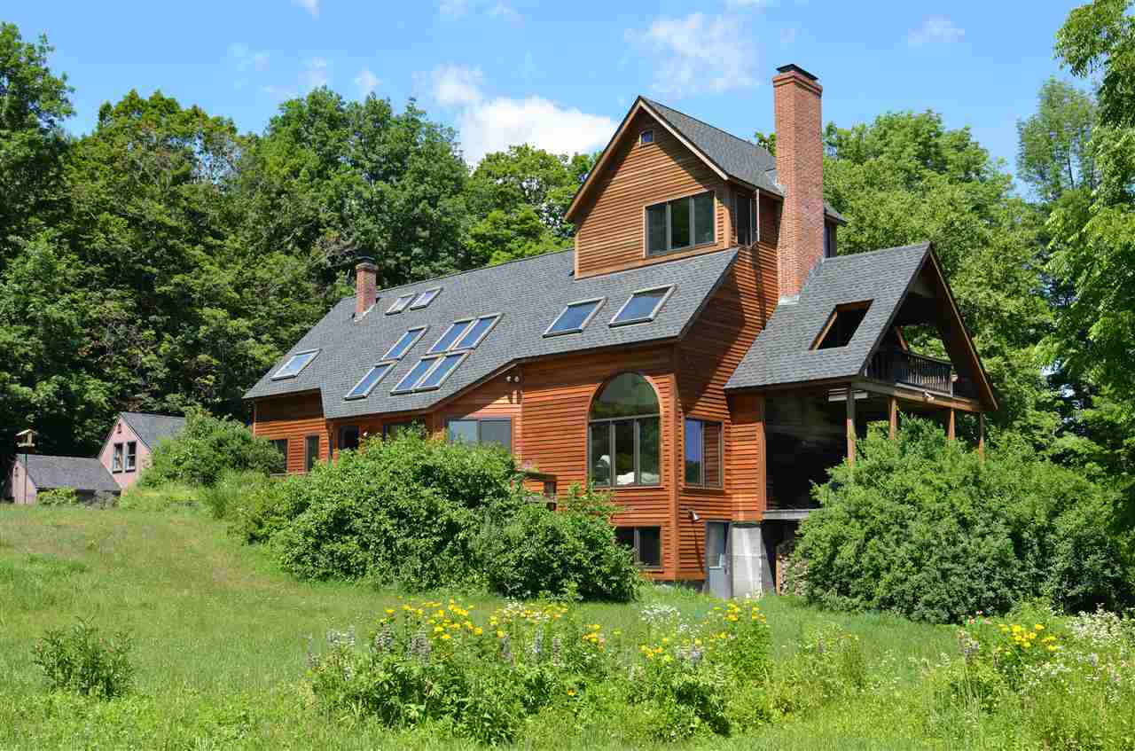 Beautiful one-of-a-kind sunlit home and nature...