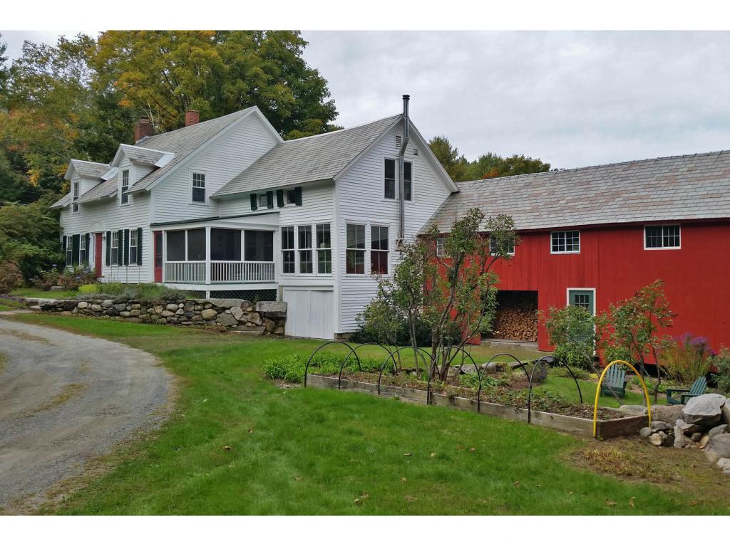 ORCHARD HILL FARM - Country charm meets in-town...
