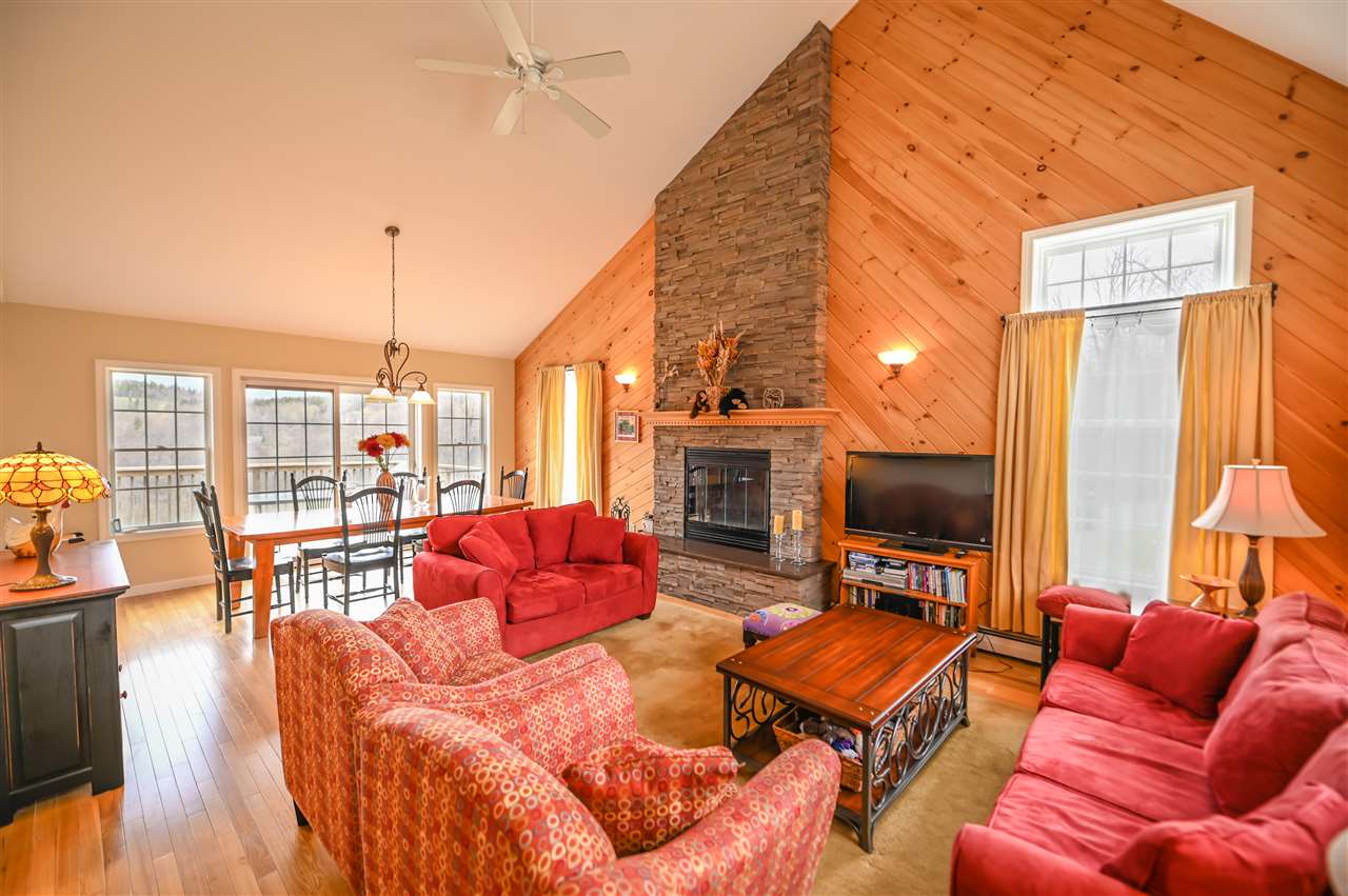 Beautiful 2005 home perched atop Colonial Ridge...
