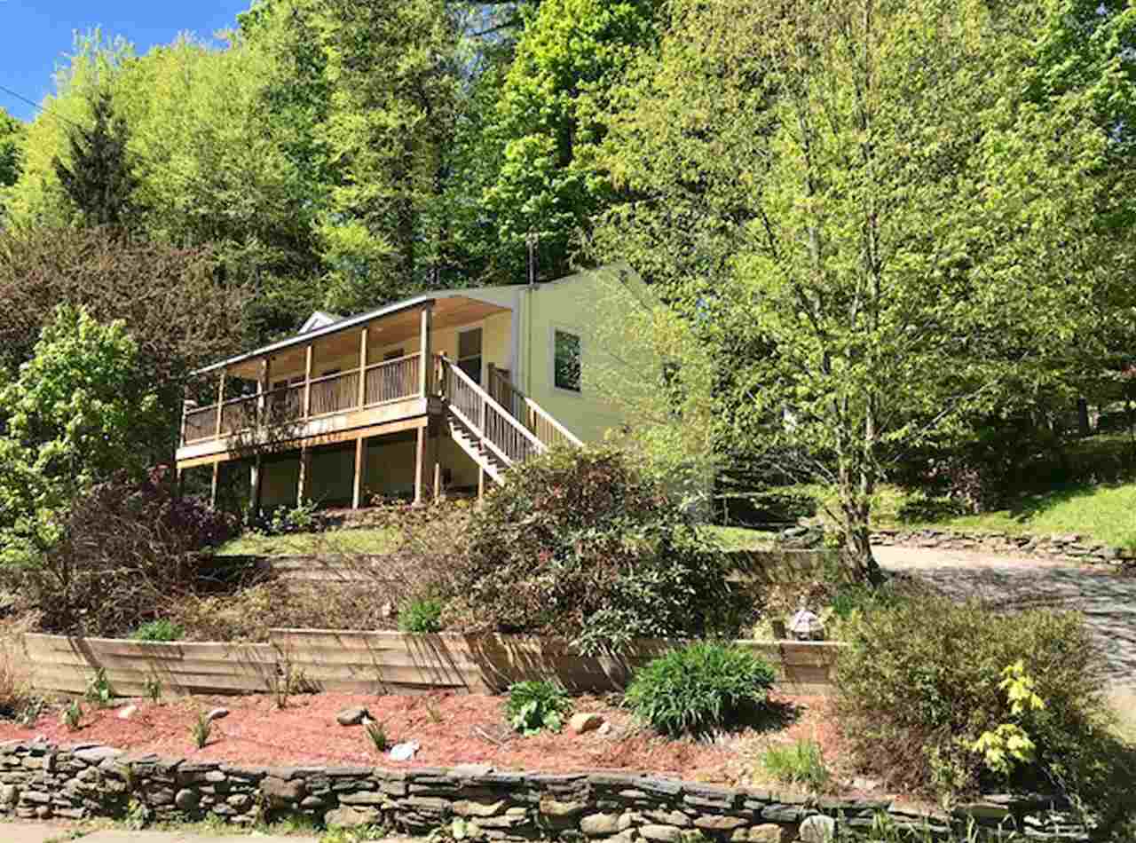 Adorable home with a newer roof, gorgeous new...