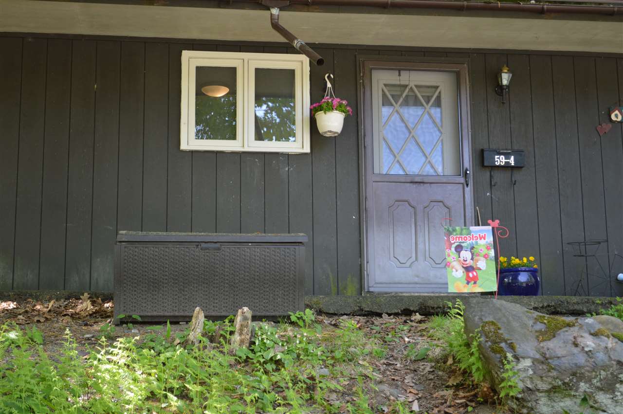 Why rent when you can own? Move-in ready 2...