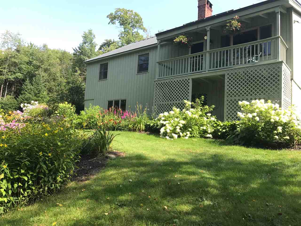 Lovely country setting, easy access off Route 9,...