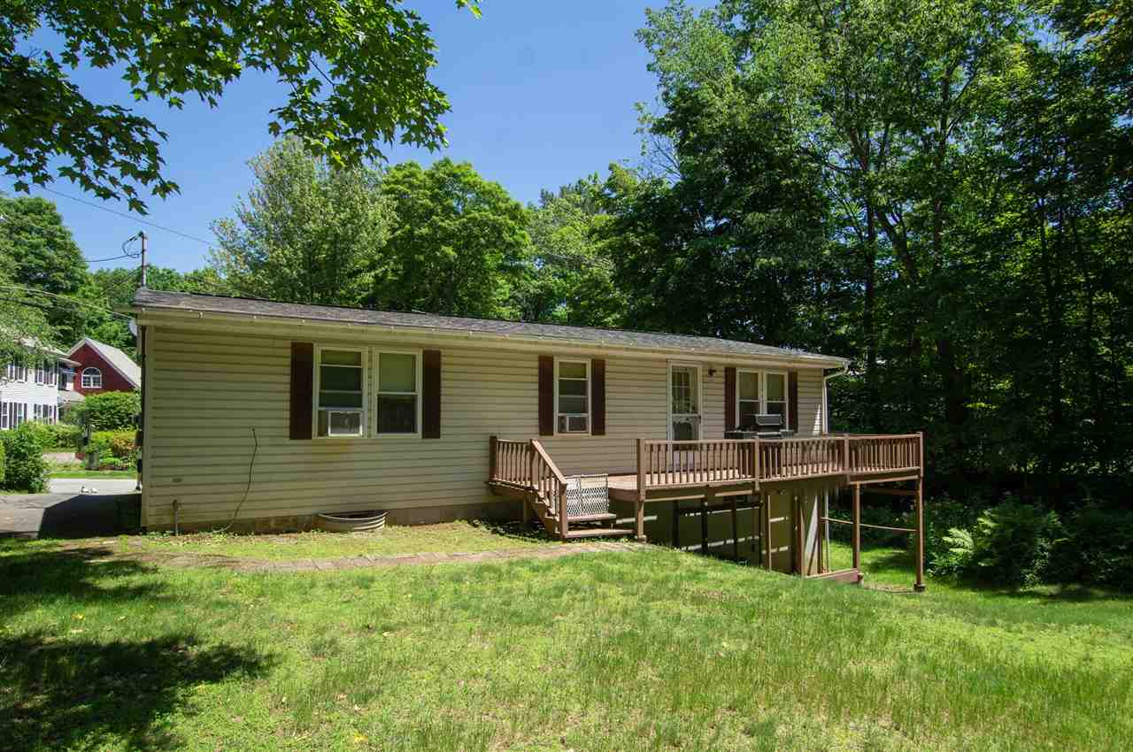 What a great spot! This cute home has a nice big...