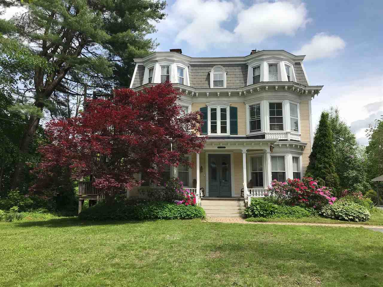 Elegant and spacious, in-town, one level living,...