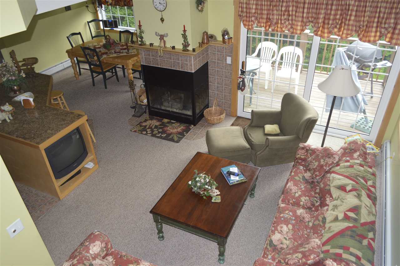 Townhouse located in the desirable Kingswood...