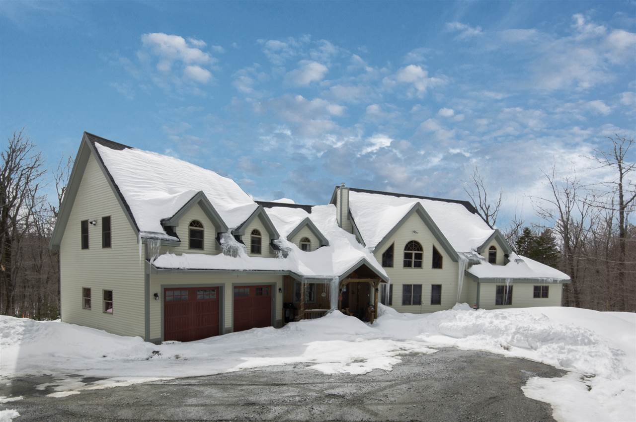This is a true Post and Beam home with great curb...