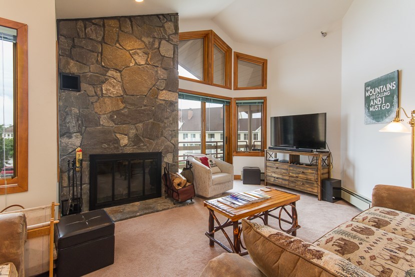 Outstanding top floor three bedroom plus loft!...