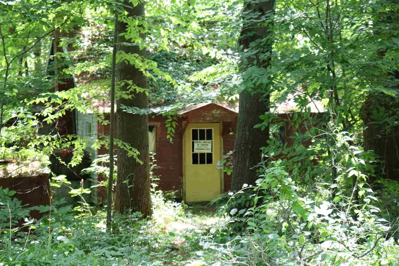 Great Opportunity! This nice land, has an older...