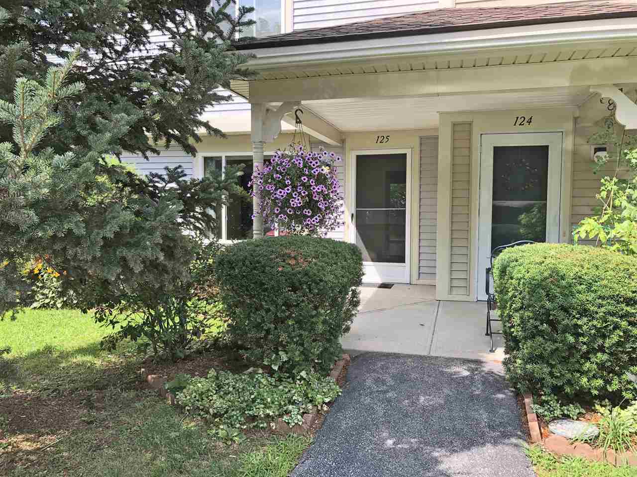 A rare find at Morningside! Single-level living...