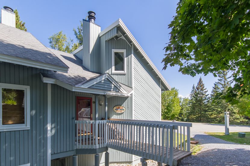 Well maintained, nicely furnished Slopeside three...
