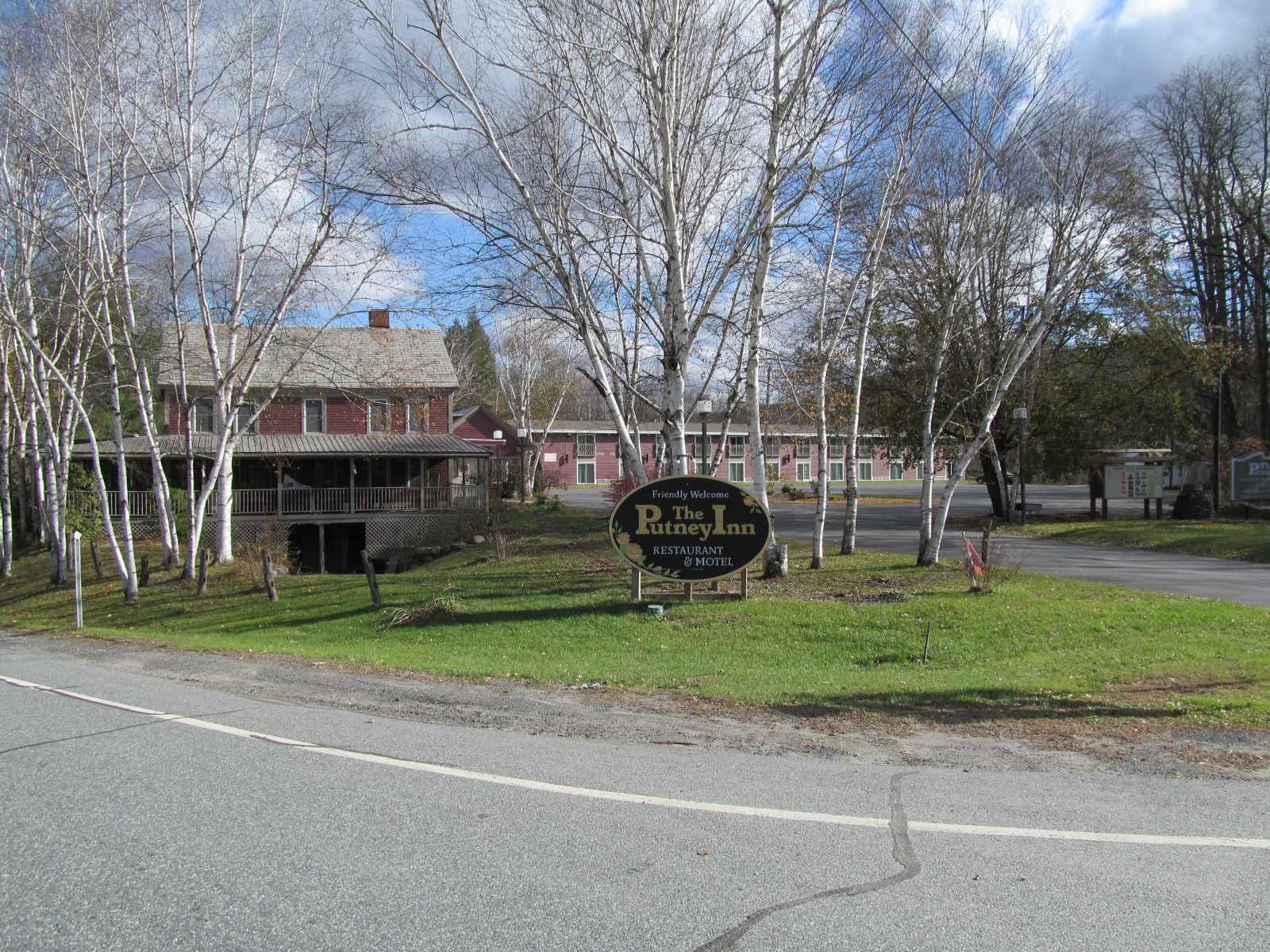 This well-known lodging and restaurant facility...