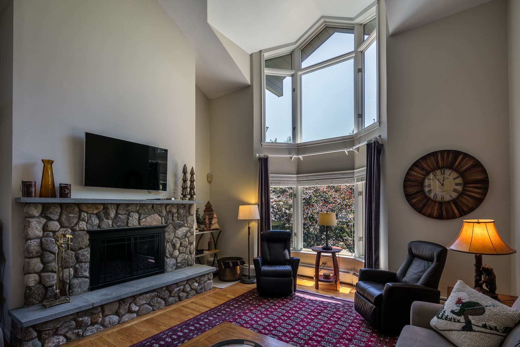 Extraordinary trailside location in the heart of...
