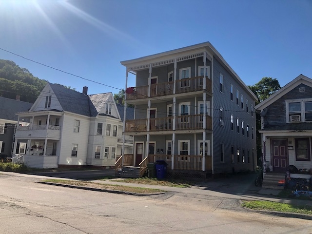 Recent renovations overhaul make this 3 unit a...