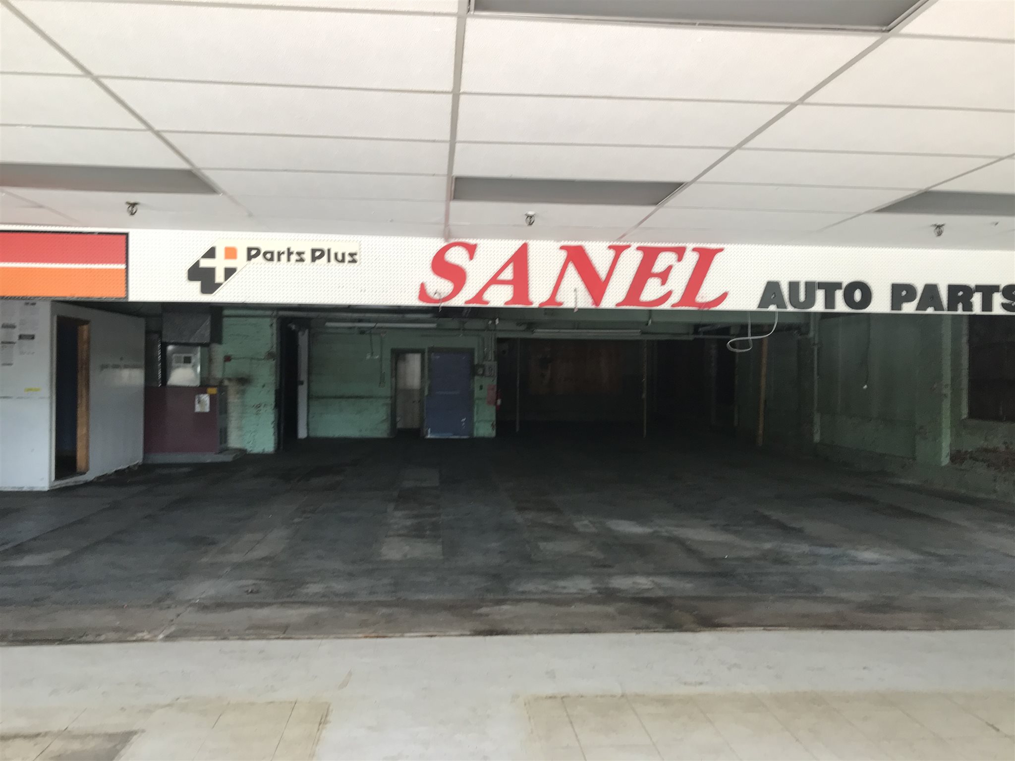 READY FOR OCCUPANCY. GREAT COMMERCIAL LOCATION,...