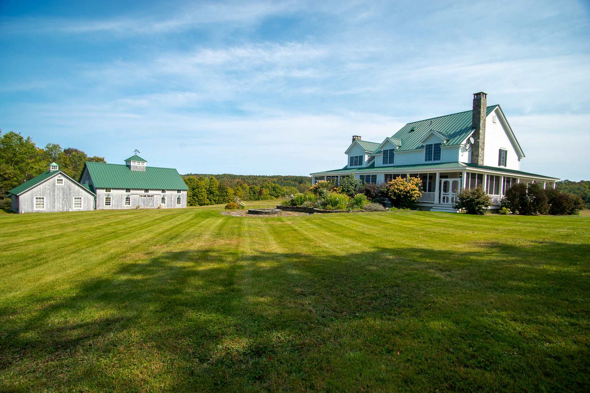 Exquisite farmhouse with incredible views and...