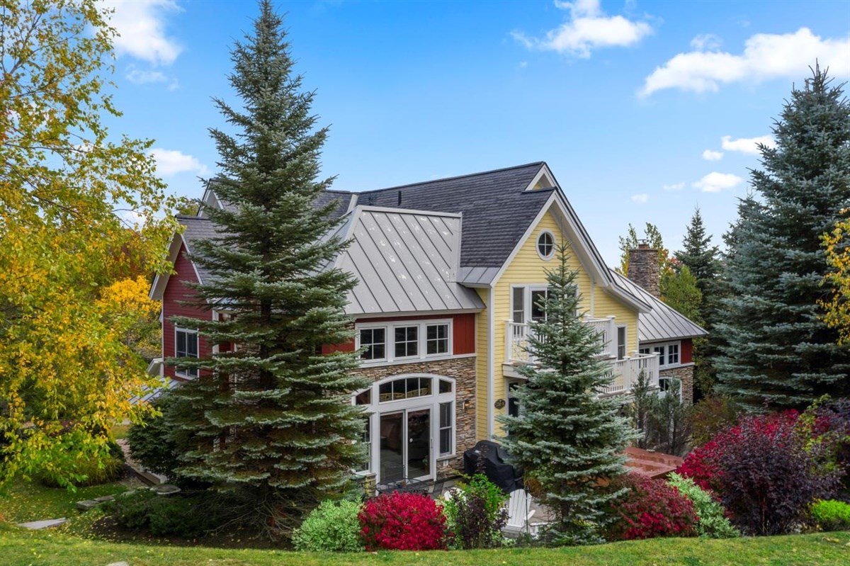 Ski in, ski out directly from your private garage...