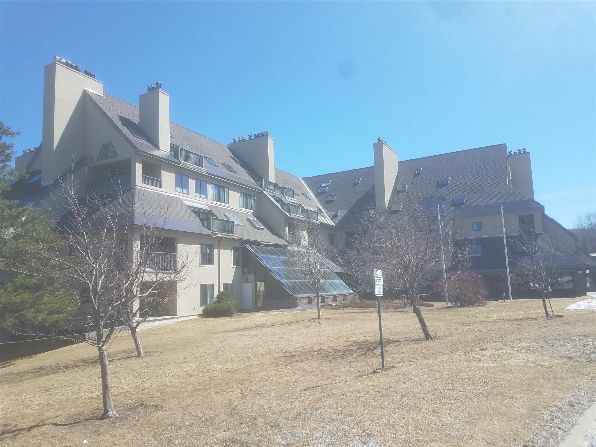 MOUNTAIN GREEN - BLDG 3: HAVE IT ALL! VIEWS,...