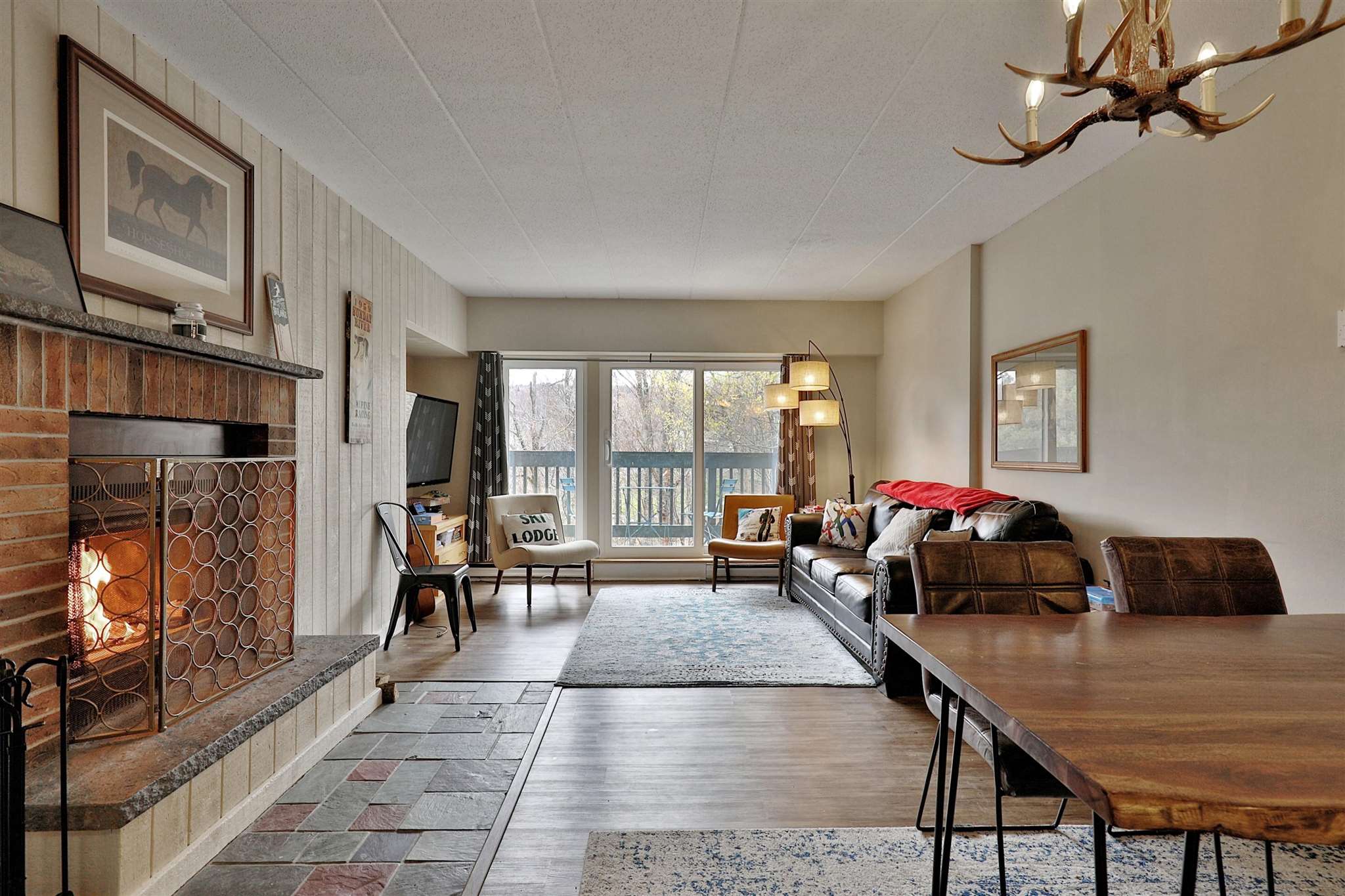 A freshly updated, True Mountain Green 3 bedroom,...