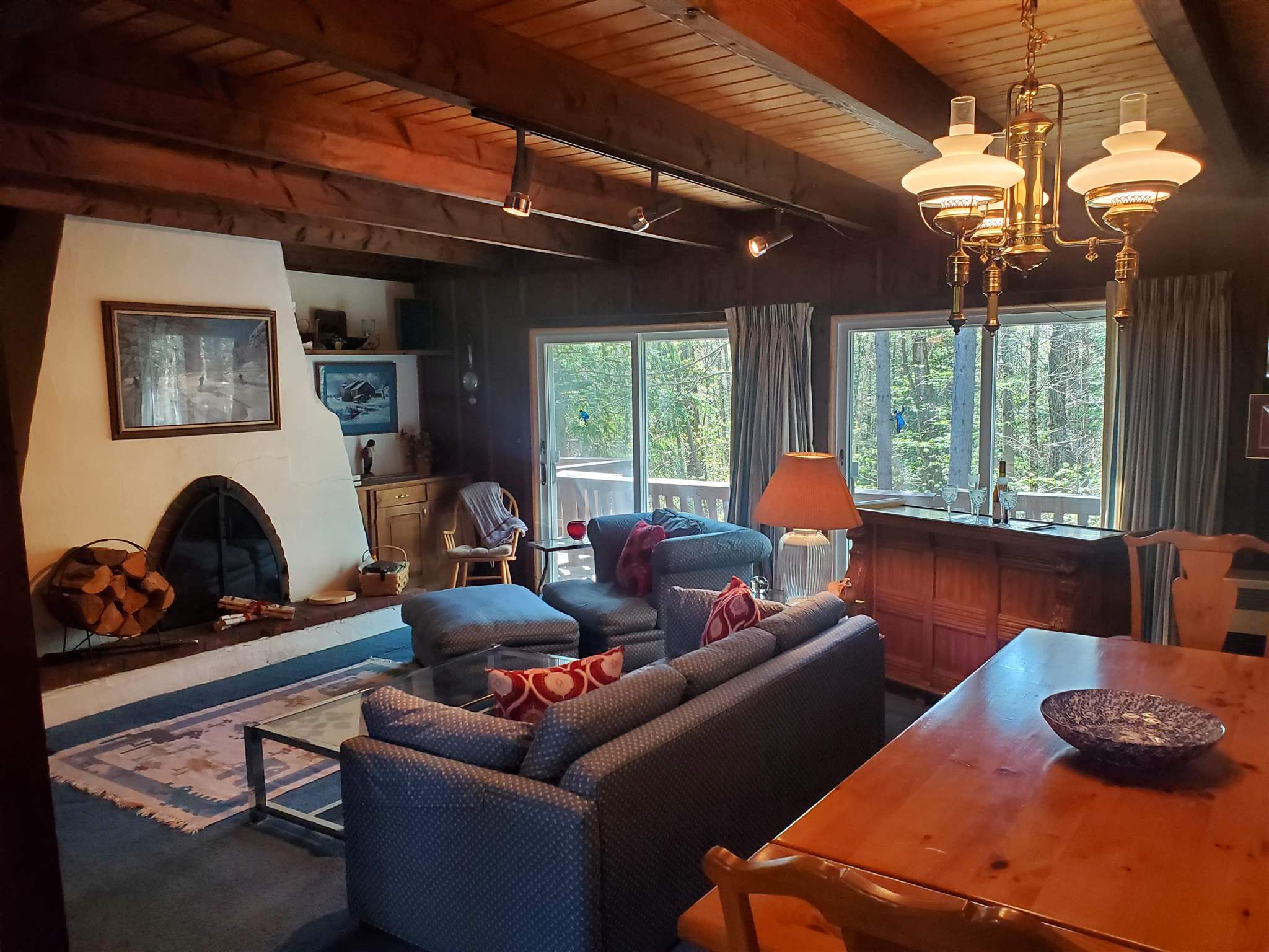 Centrally located 3 bedroom/2 bath condo just...