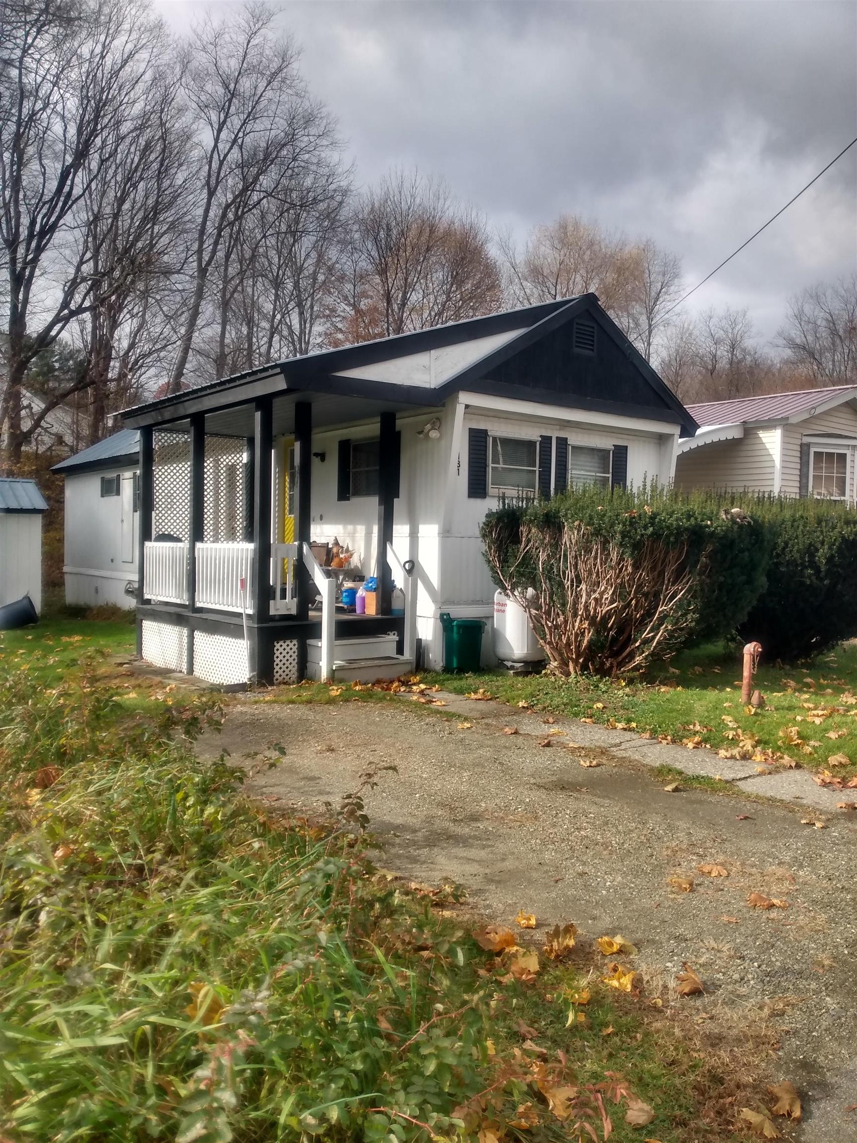 Cute and Cozy! Easy one level living, great level...