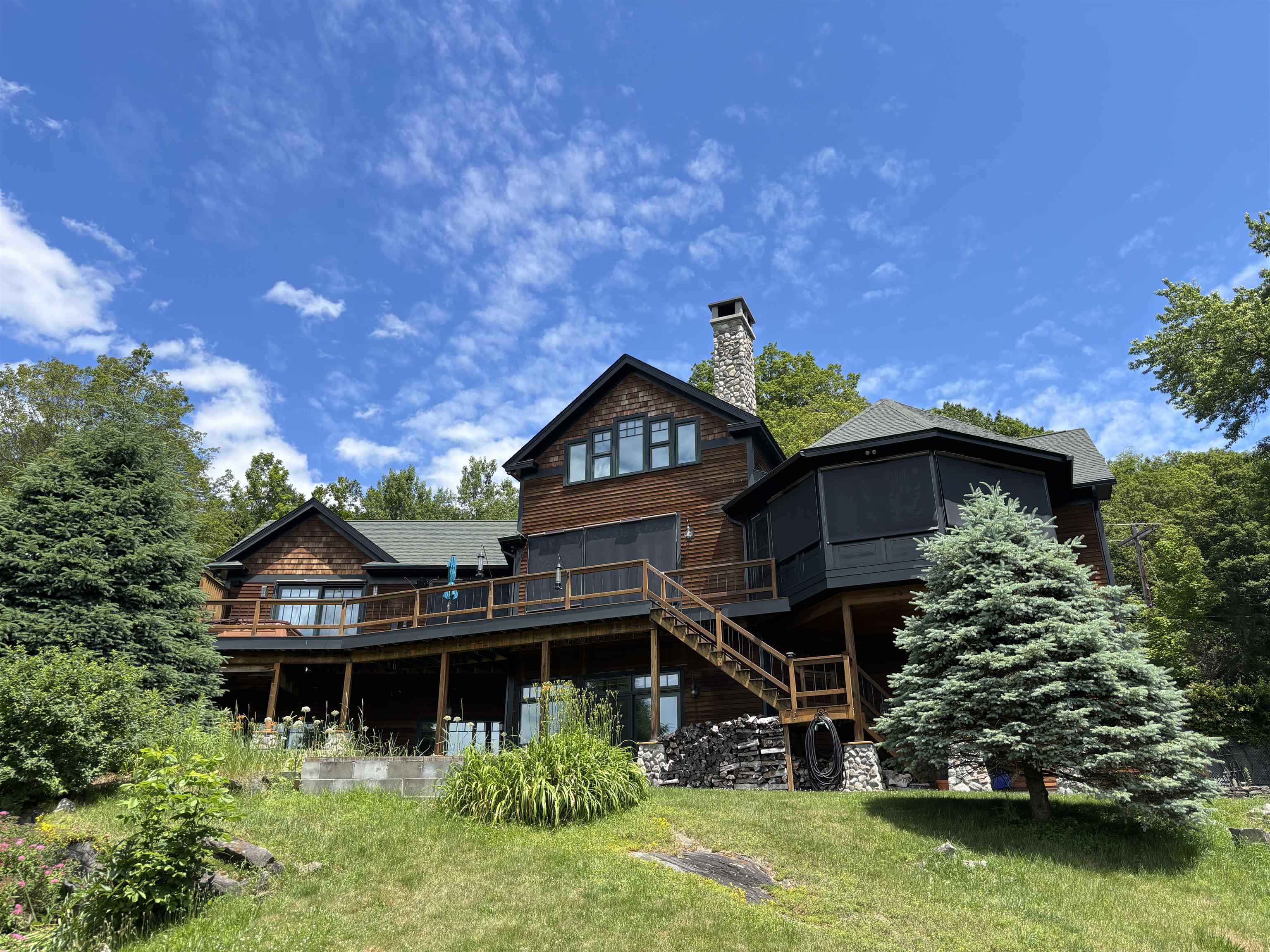 2346 Quechee Main Street