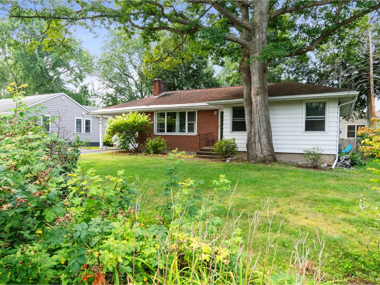 12 Iroquois Avenue