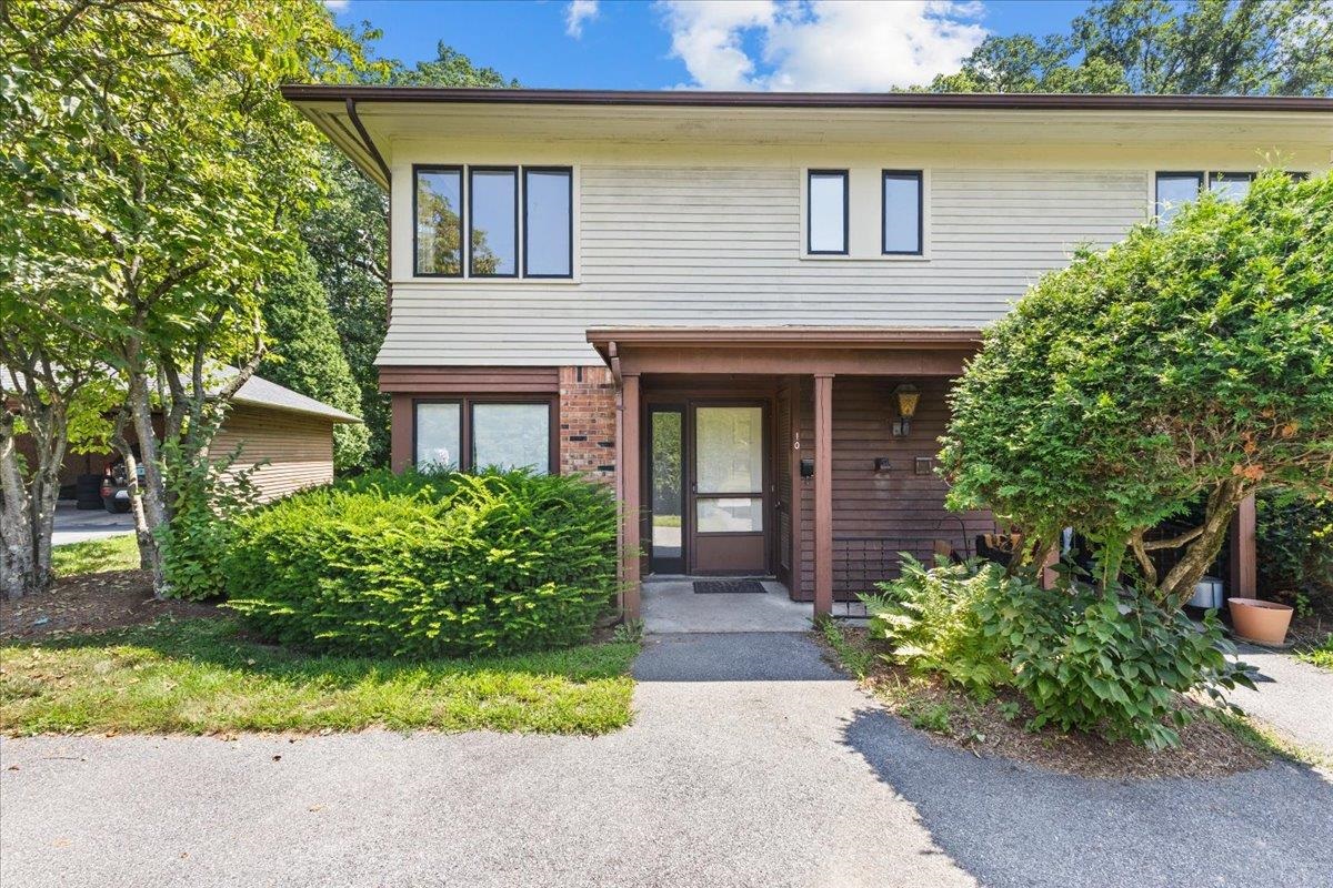 10 Wrisley Court Unit: 10
