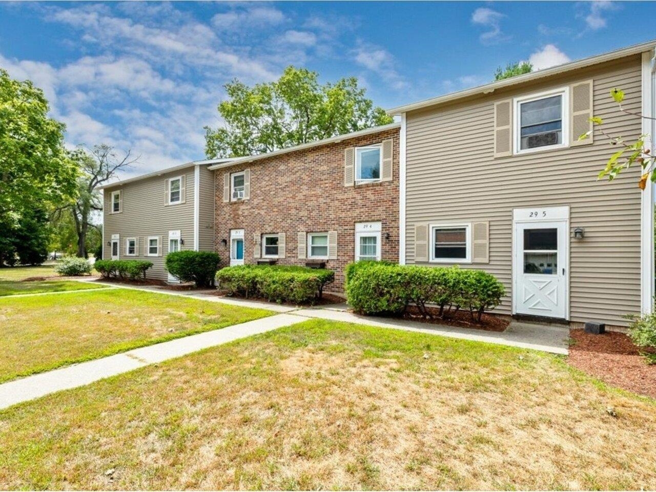 29 Red Pines Lane Unit: 5