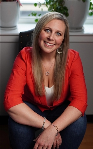 Tara Lewis agent image