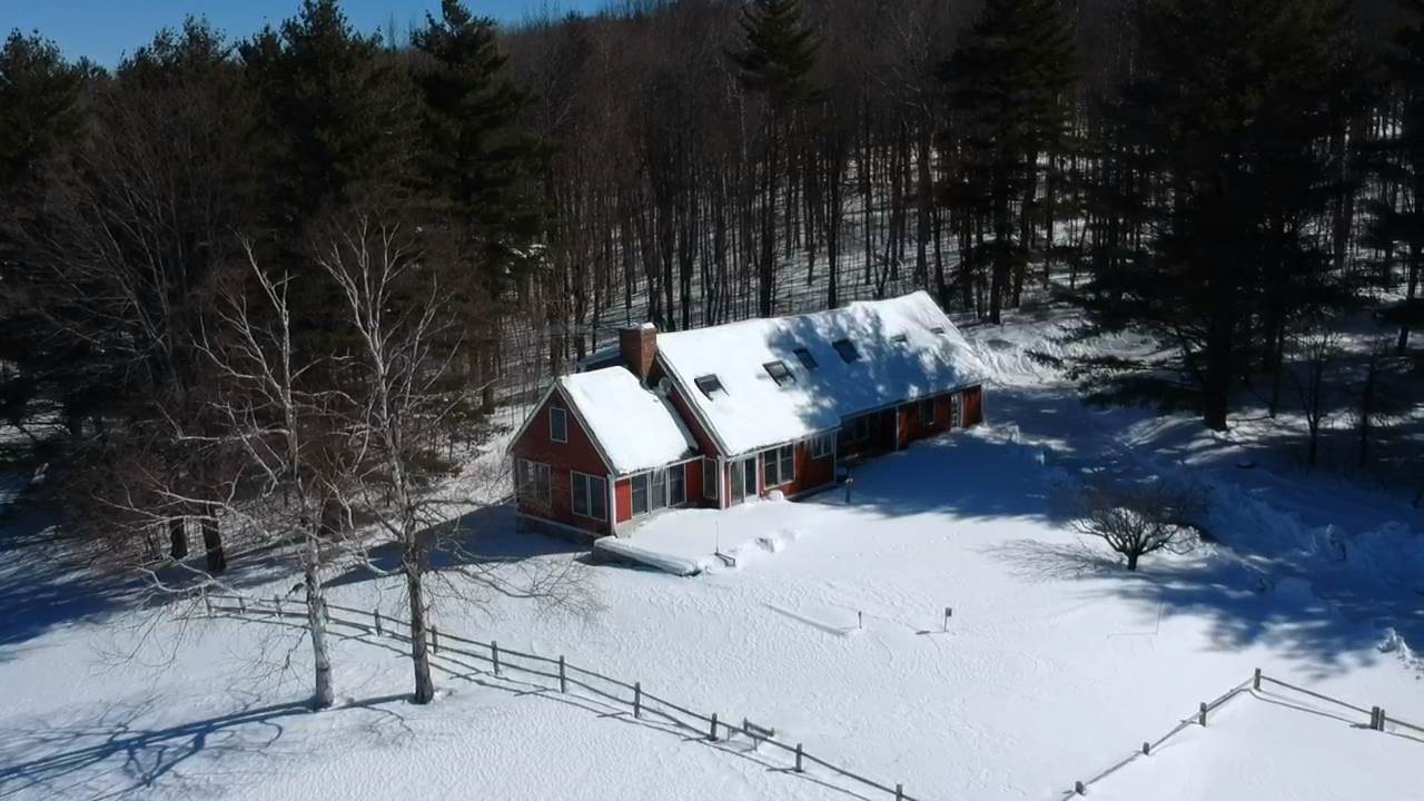 Reading VT Home or Farm Acres: 11.93 Beds: 5