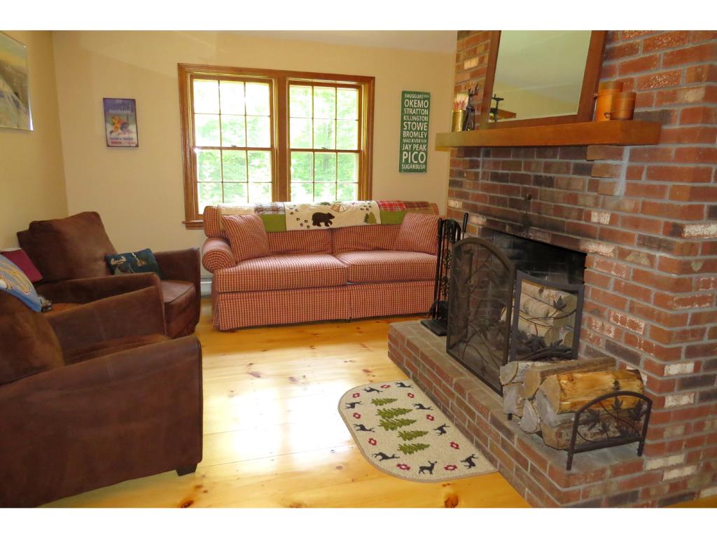Chester Real Estate 501 Marc's Drive VT 05143 290,000