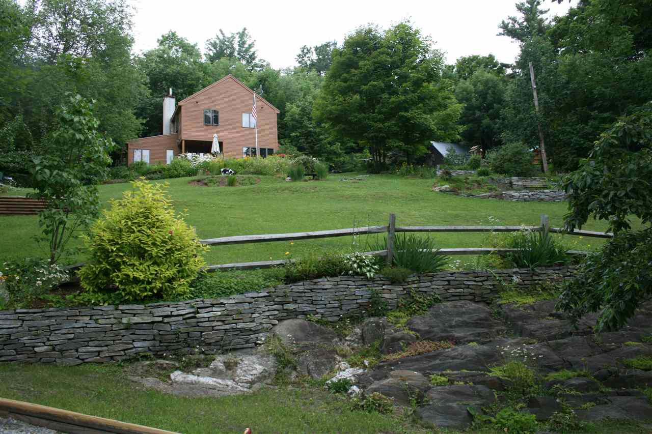 Reading VT Home or Farm Acres: 28.86 Beds: 3