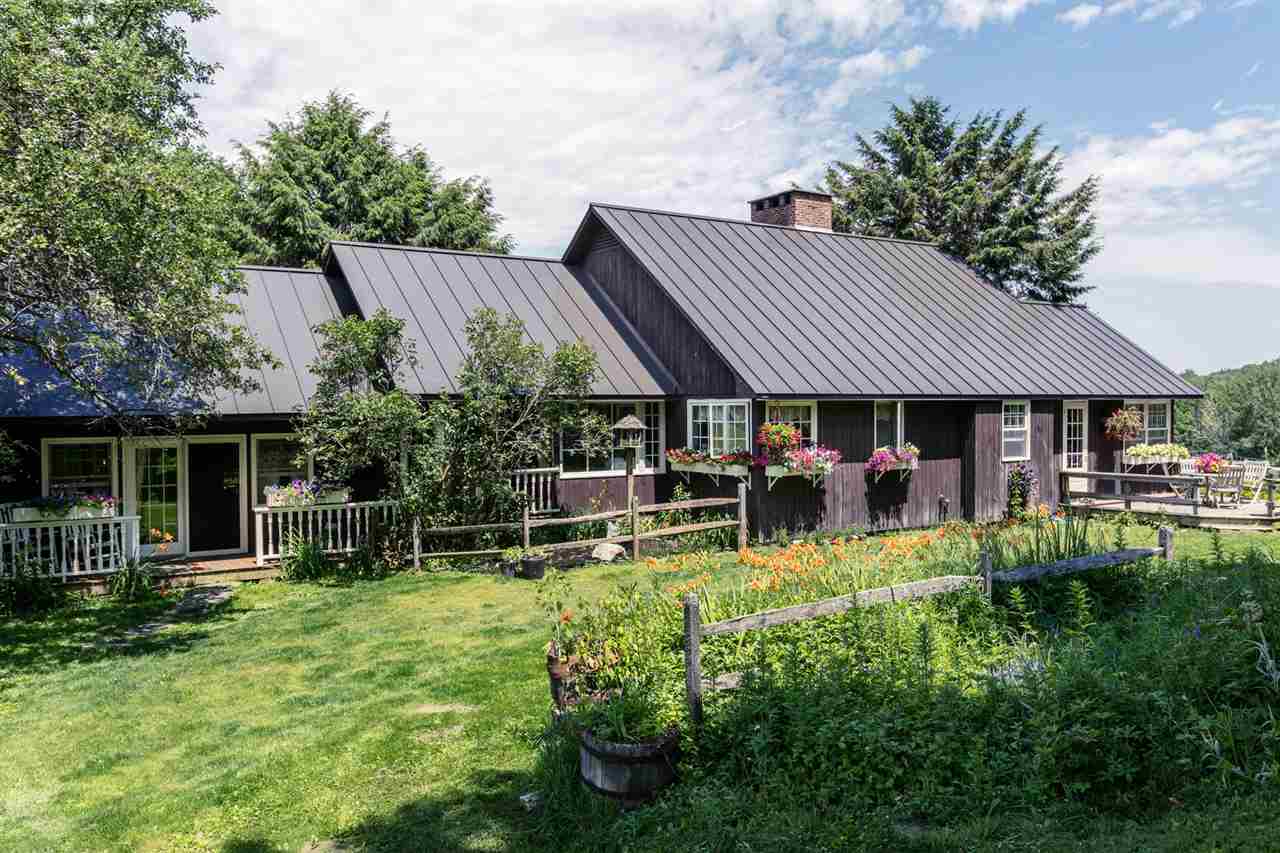 West Windsor VT Home or Farm Acres: 20.71 Beds: 3