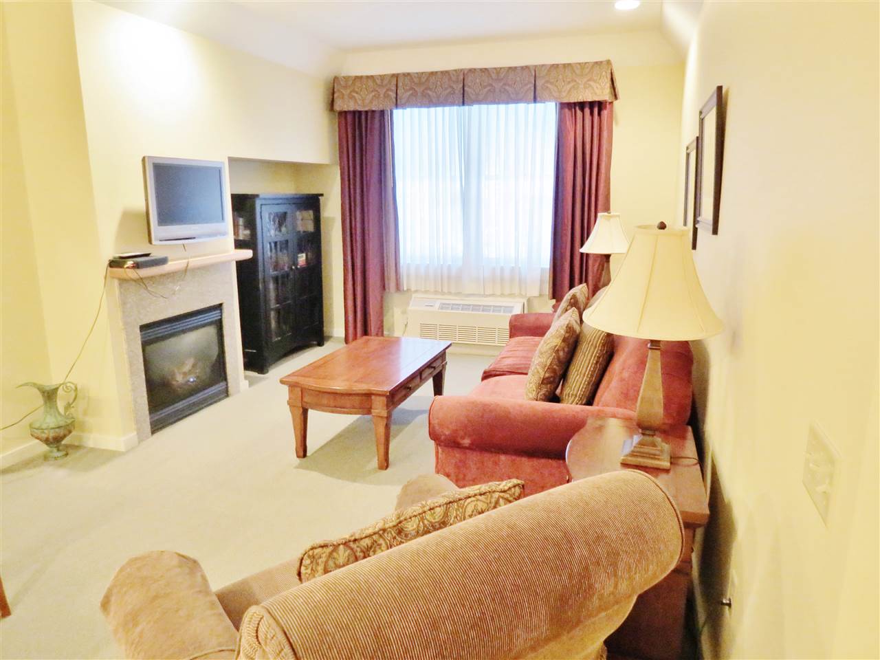 Dining Room 11307302