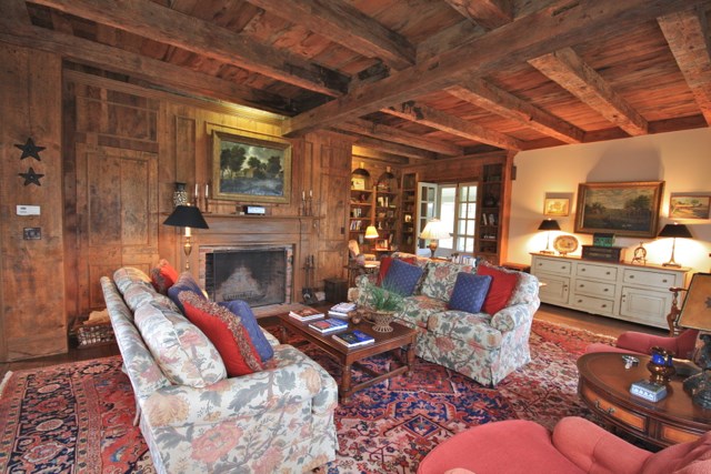 GR with Fireplace 11389779