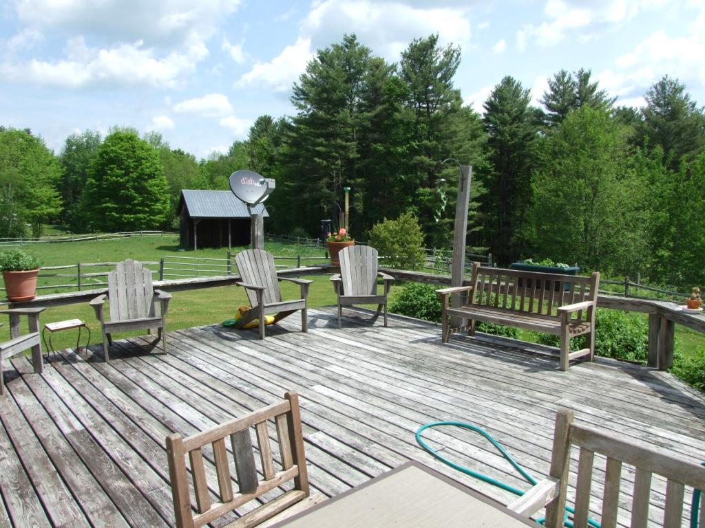 Large deck 11552187