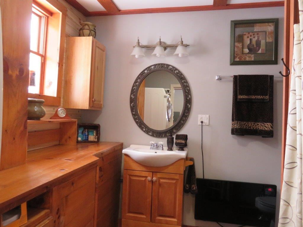 Loaded with Built ins 11554190