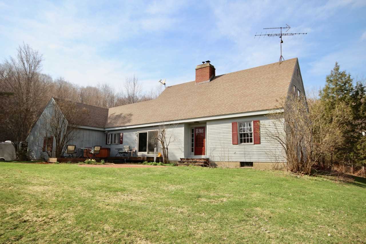 West Windsor VT Home or Farm Acres: 5.4 Beds: 4