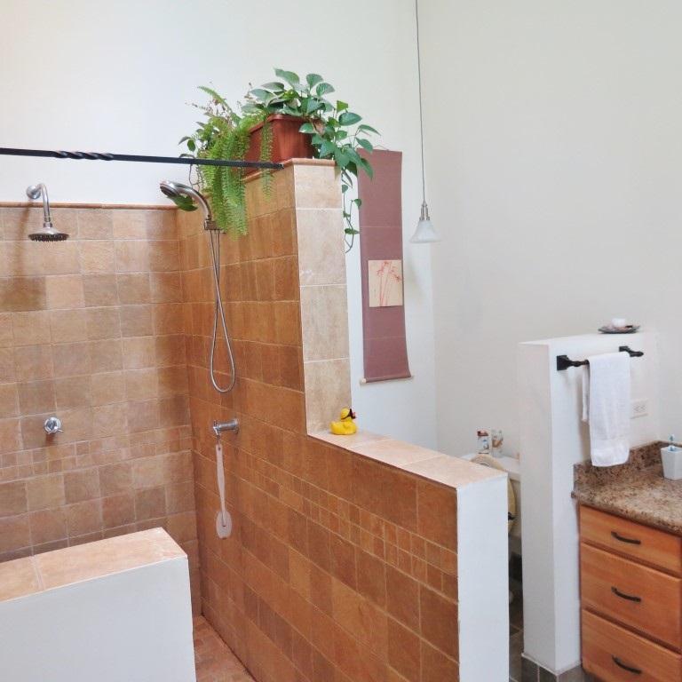 TRIPLE HEAD TILED SHOWER 11862019