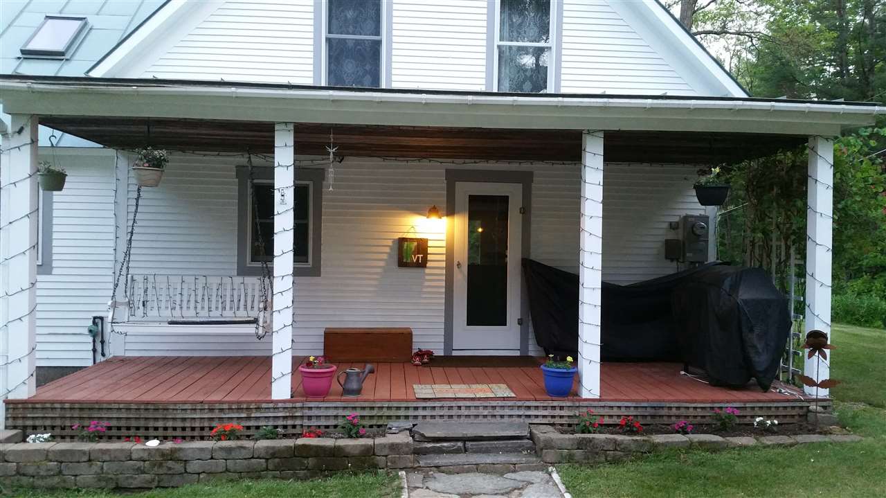 COVERED PORCH 11837460