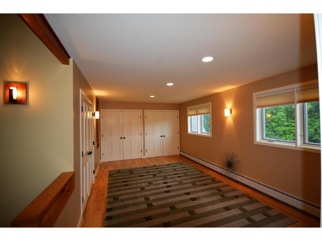 Guest Room 11870519