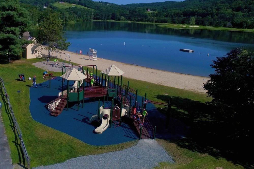 Quechee Club - Lake Pinneo and Playground 12000837