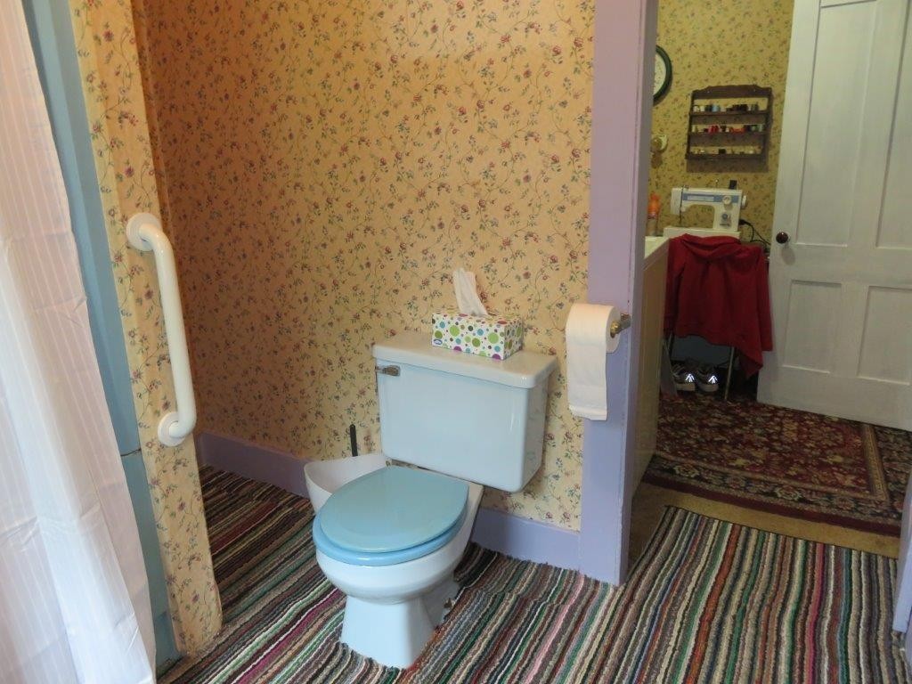 Full Bath 11896128