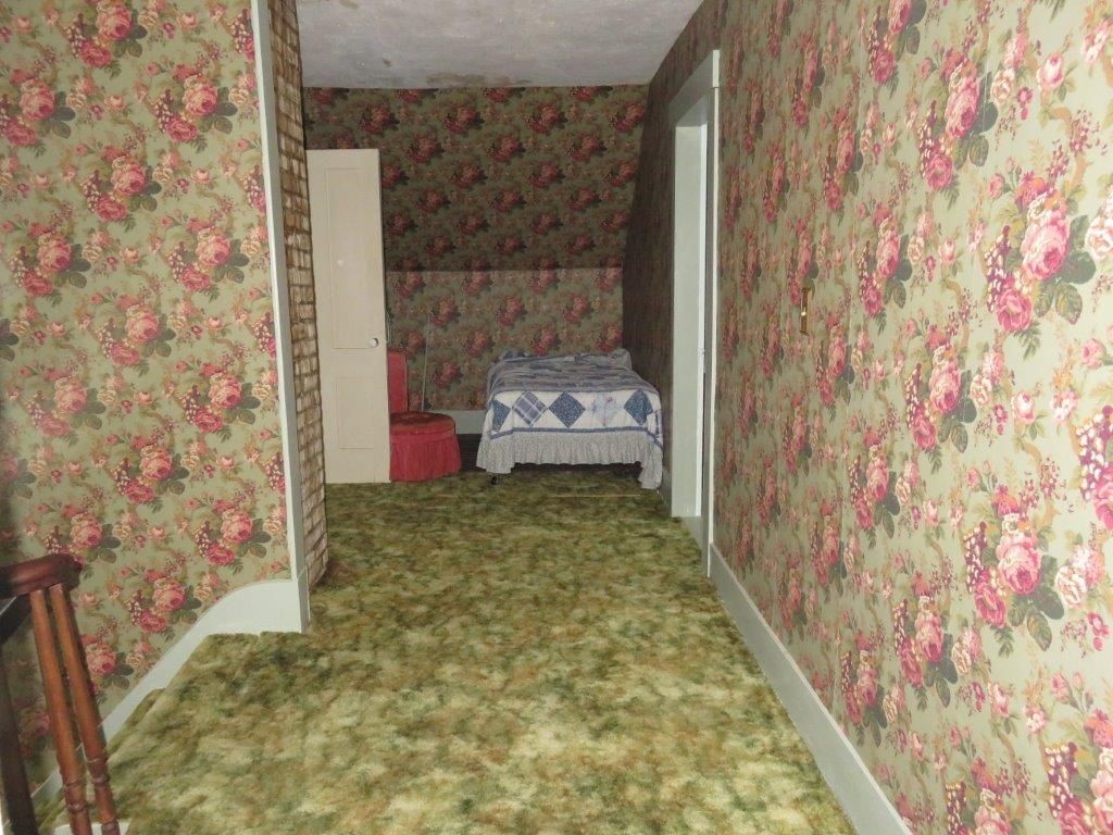 2nd Floor Hallway 11896133