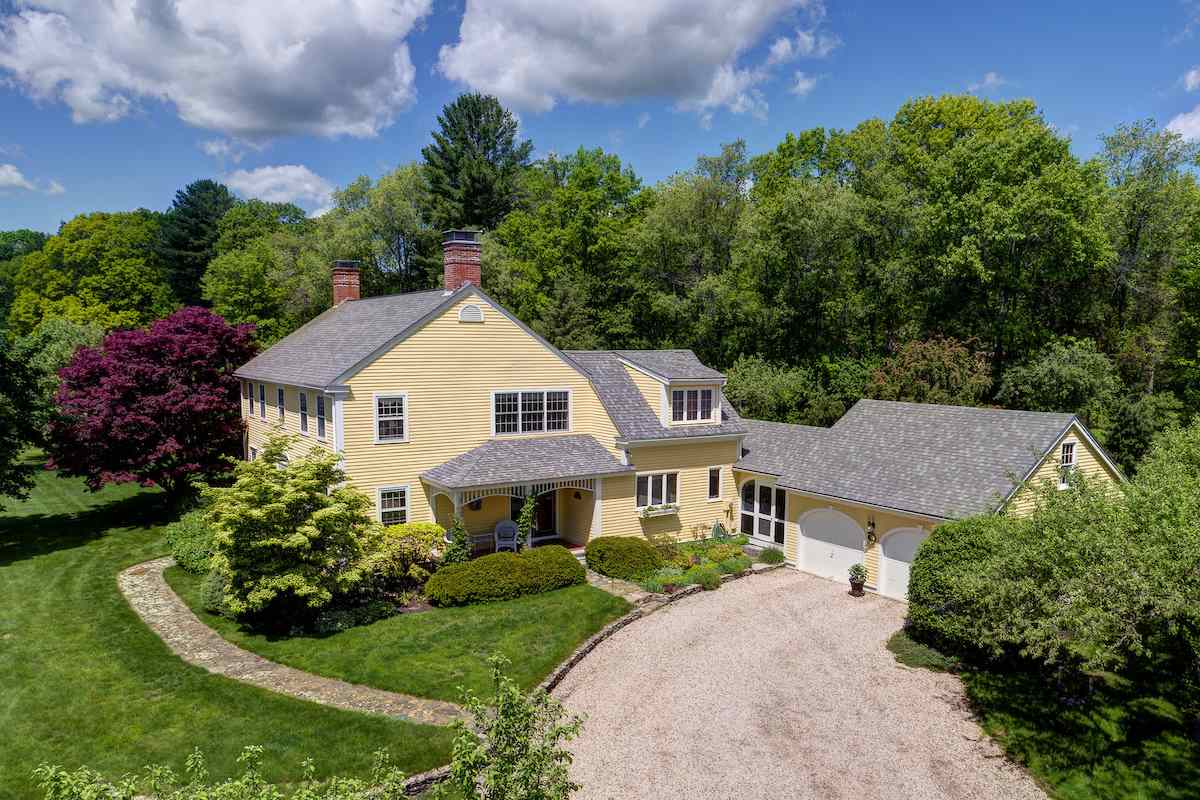 Photo of 18 Prescott Lane Hampton Falls NH 03844
