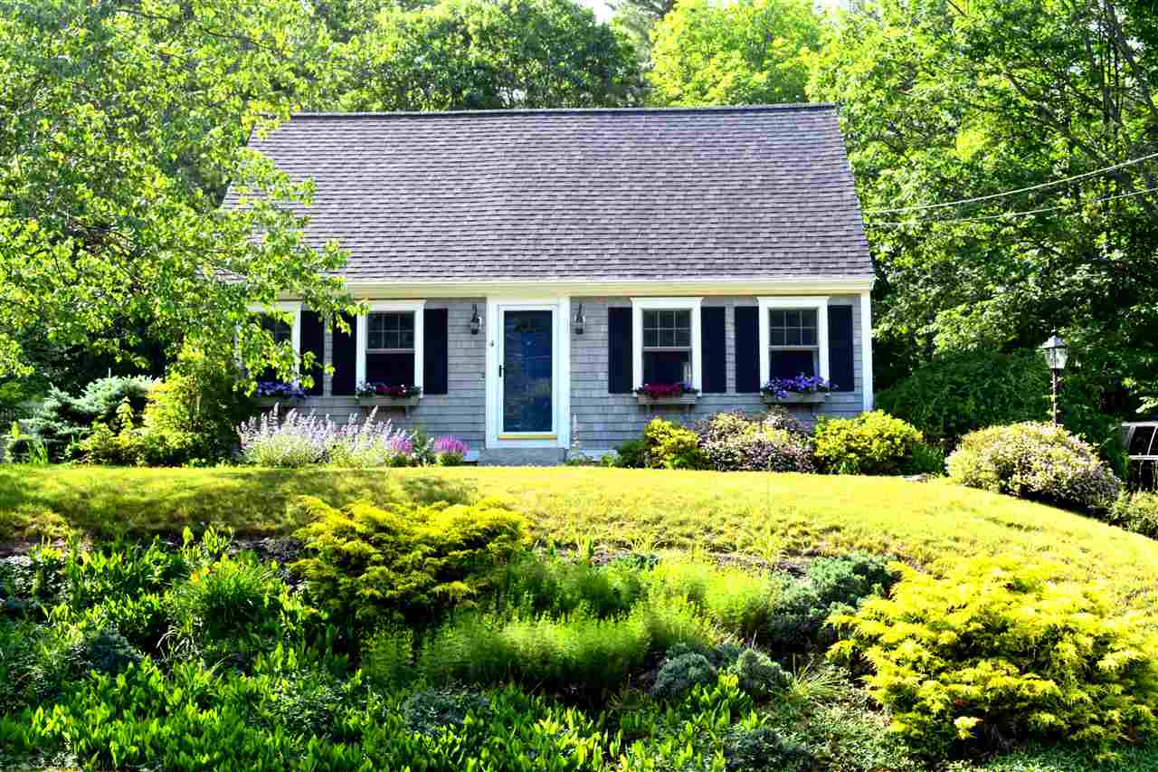 4 Durell Drive , Newmarket, NH | MLS# 4701190 | Verani Realty