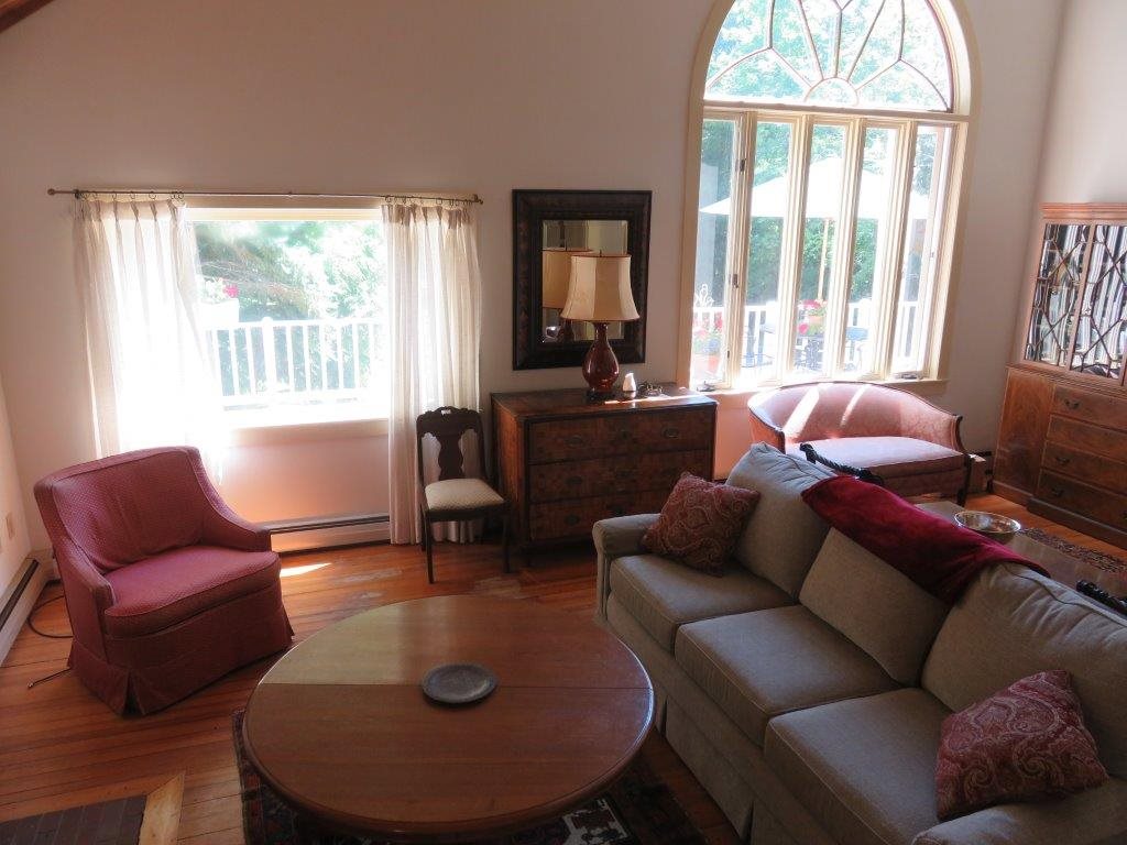 Great Room 12376470