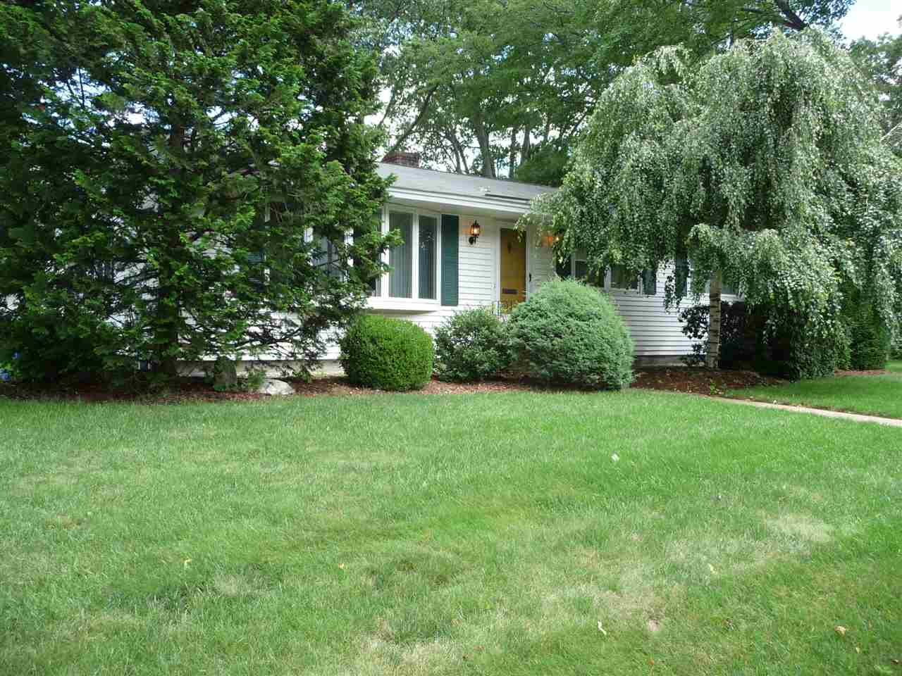 99 Mayflower Drive, Manchester, NH | MLS# 4708970 | Verani ...