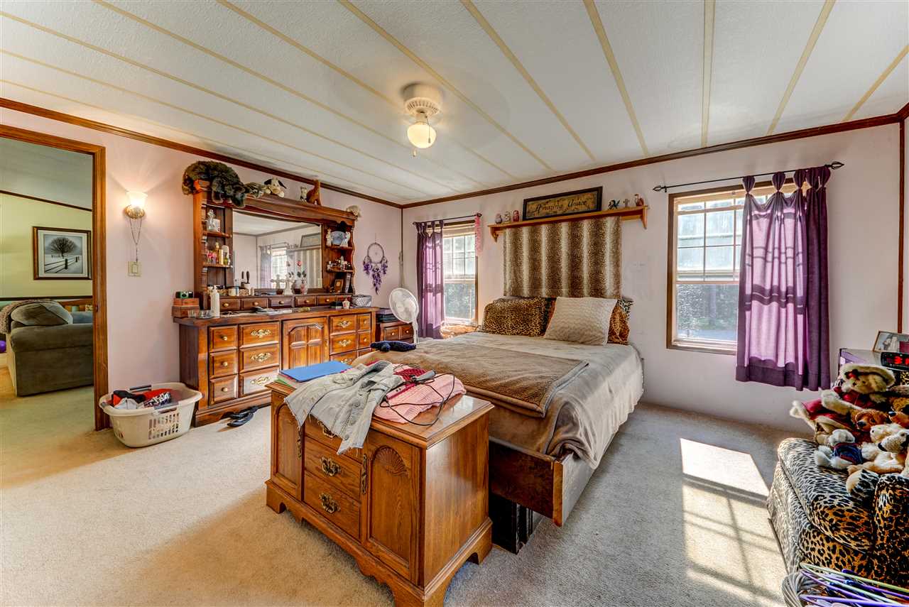 Sold 374 Lamplighter Drive, Conway, NH 03818 3 Beds / 2 Full Baths